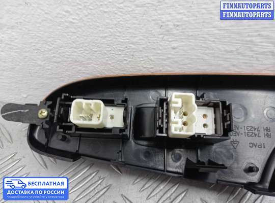 Блок управления стеклоподъёмниками на Toyota Sienna II