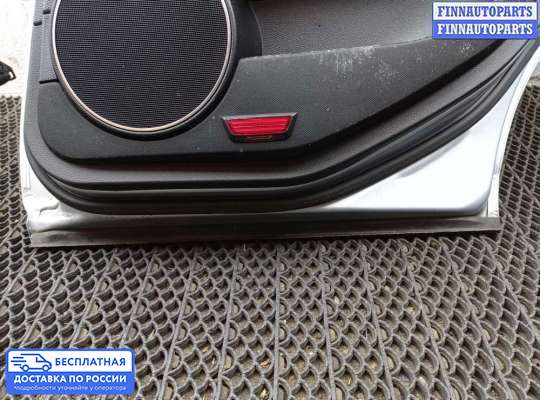 Замок боковой двери на Mercedes-Benz C (W204)