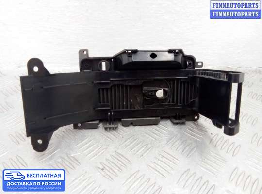 Консоль салона на Infiniti QX56 (JA60)