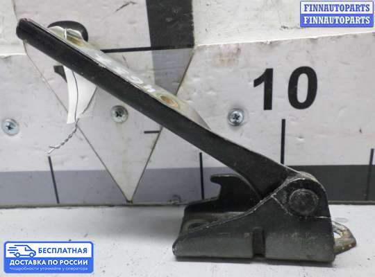 Петля капота на Mitsubishi Pajero III