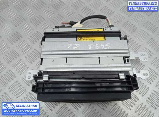 CD-чейнджер на Mercedes-Benz GL (X164)