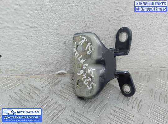 Петля двери на Kia Sportage III (SL)