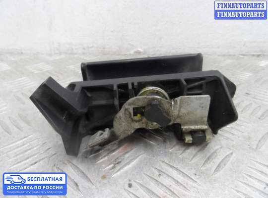 Ручка крышки багажника (задней двери) на Pontiac Vibe