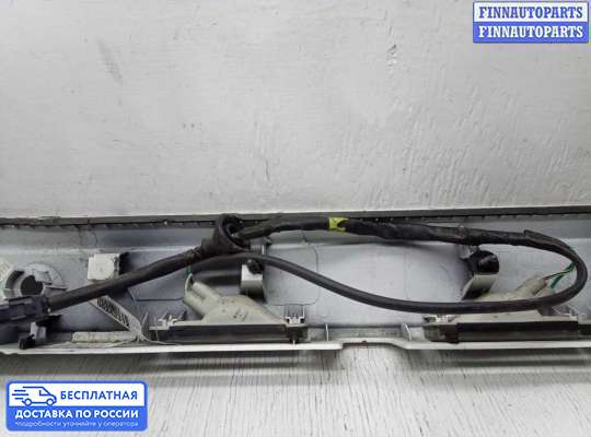 Планка подсветки номера на Toyota Sequoia