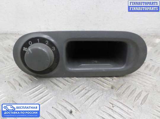 Блок управления печкой на Mazda MPV II LW