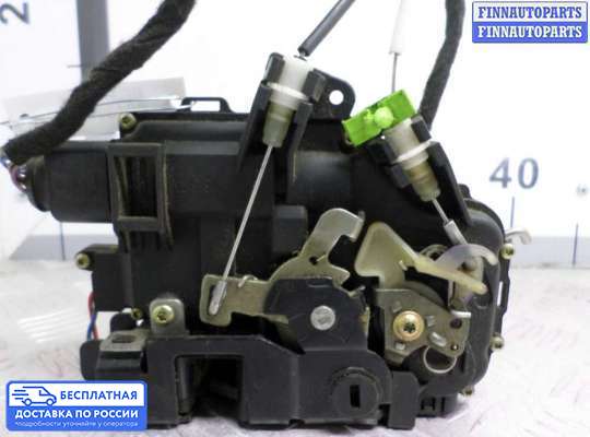 Замок боковой двери на Audi A6 (C5)