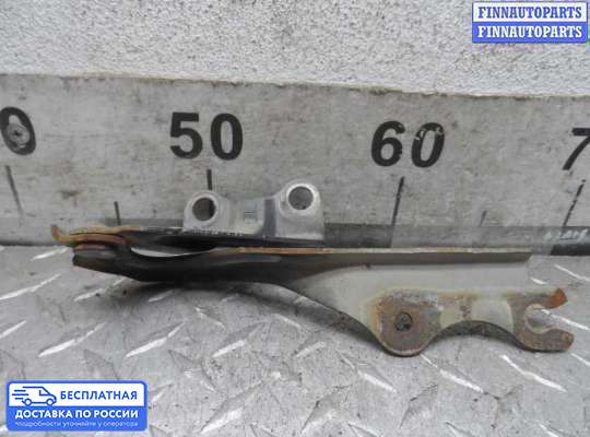 Петля капота на Mazda MPV II LW
