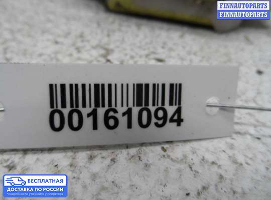 Замок боковой двери на Nissan Primera (P11)