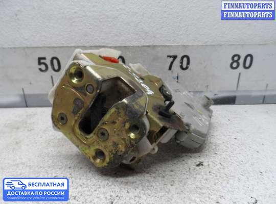 Замок боковой двери на Nissan Primera (P11)