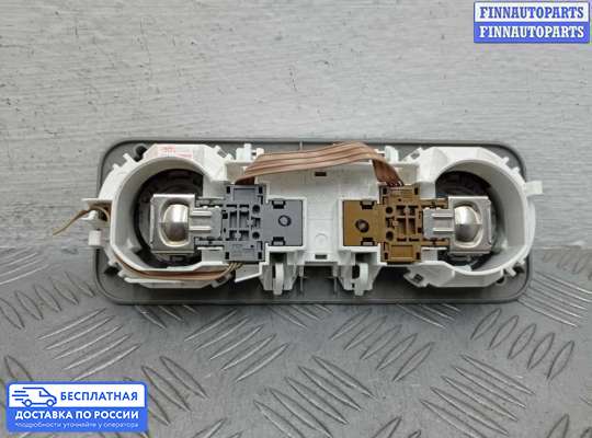 Фонарь салона (плафон) на Toyota Camry XV40