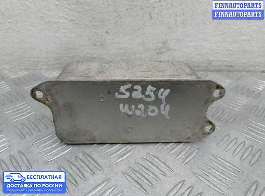 Радиатор масляный на Mercedes-Benz C (W204)