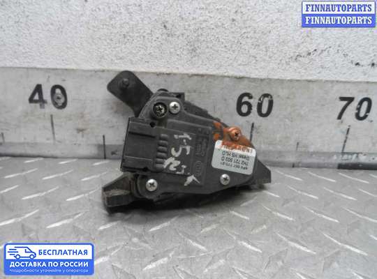 Педальный узел (педаль) на Volkswagen Transporter T5