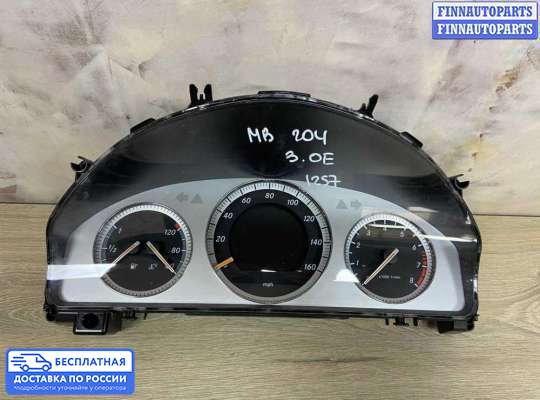 Щиток приборов на Mercedes-Benz C (W204)