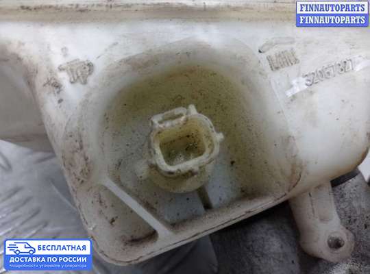 Главный тормозной цилиндр (ГТЦ) на Chrysler 300C I (LX)