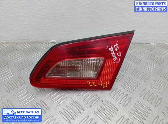 Фонарь крышки багажника на Infiniti G (V36)