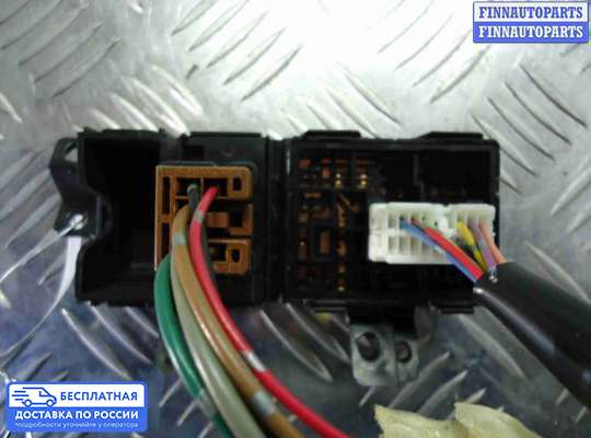 Блок управления зеркал на Nissan Pathfinder III (R51)