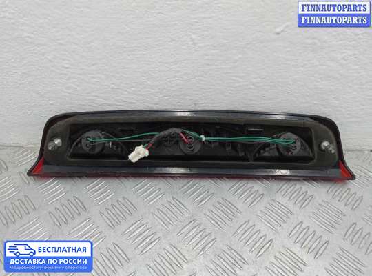 Фонарь (стоп-сигнал) центральный на Nissan Armada/Titan (WA60/A60)