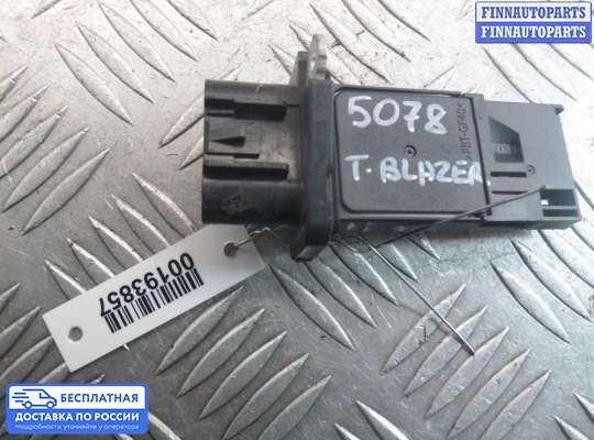 Датчик расхода воздуха (ДМРВ) на Chevrolet Trailblazer I (GMT800)