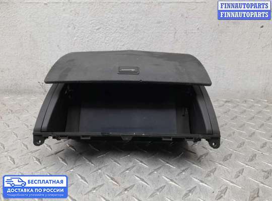 Дисплей бортового компьютера на Mercedes-Benz C (W204)