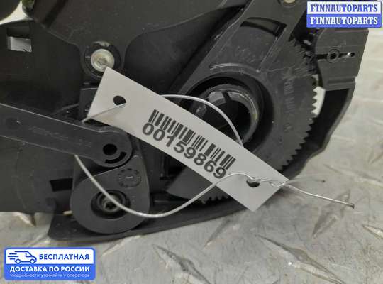 Дисплей бортового компьютера на Mercedes-Benz C (W204)