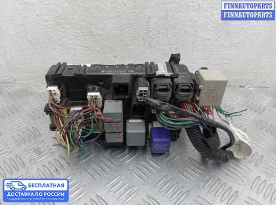 Блок предохранителей на Toyota Matrix I (E13)