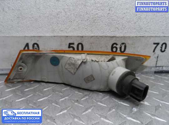Поворотник передний на Jeep Cherokee II / Liberty (KJ)