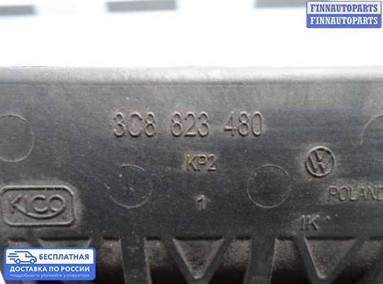 Замок капота на Volkswagen Passat CC (357)