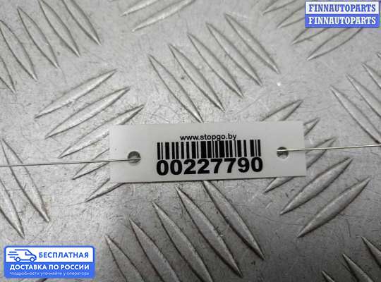 Петля крышки багажника на Volkswagen Touareg I (7L)