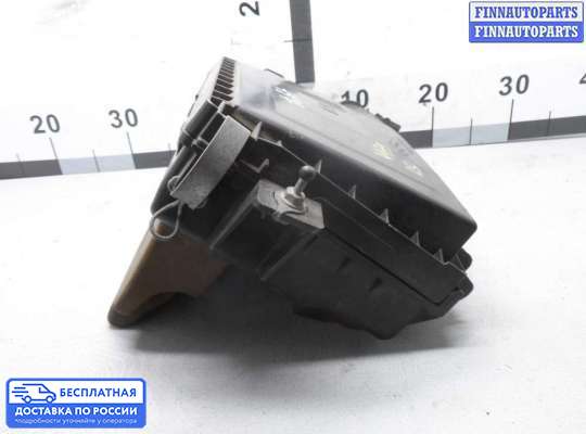 Корпус воздушного фильтра на Lexus LS IV (XF40)