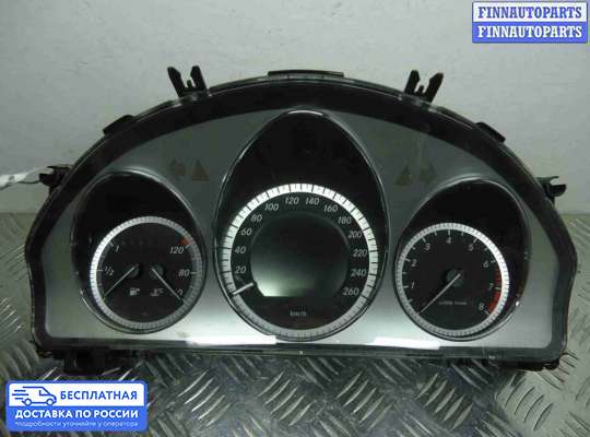 Щиток приборов на Mercedes-Benz C (W204)