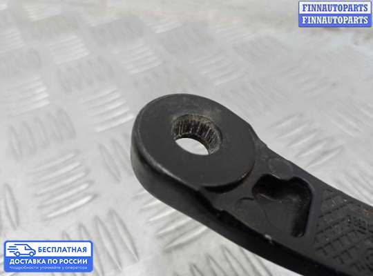 Поводок дворника на Mercedes-Benz C (W204)