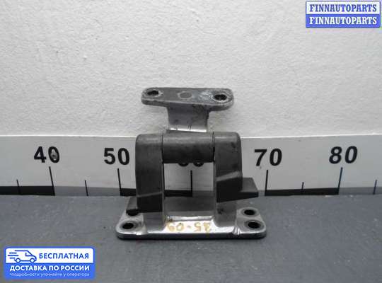Петля крышки багажника на Toyota FJ Cruiser