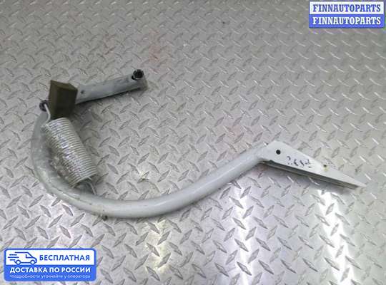 Петля крышки багажника на Mercedes-Benz C (W204)