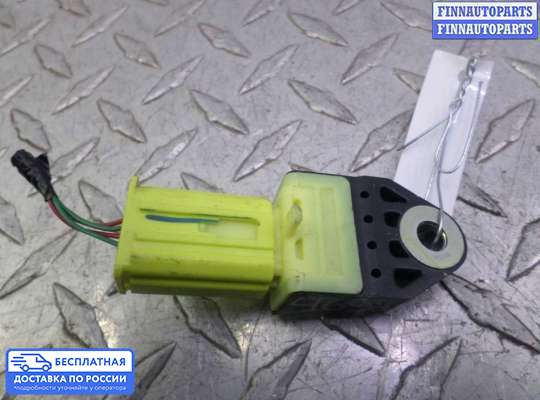 Датчик удара (Airbag) на Toyota Camry XV50