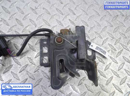 Замок капота на Chevrolet Tahoe (GMT900)