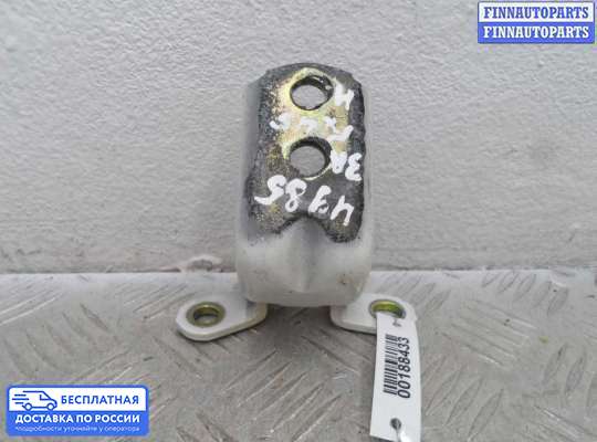 Петля двери на Infiniti FX I (S50)