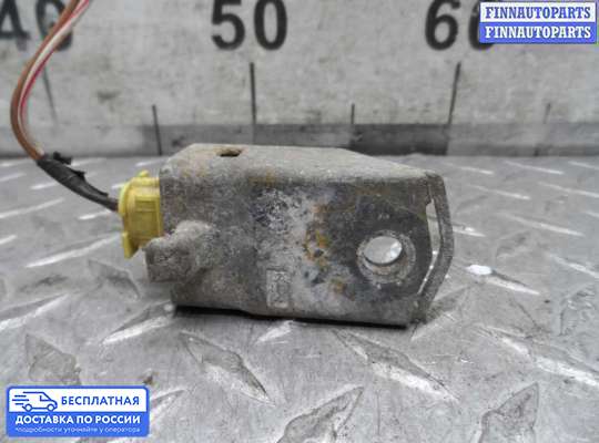 Датчик удара (Airbag) на Toyota Camry XV30