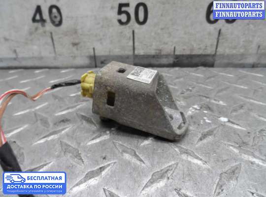 Датчик удара (Airbag) на Toyota Camry XV30
