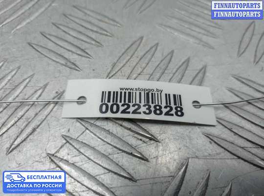 Петля капота на Volkswagen Touareg I (7L)