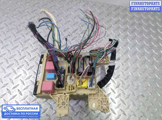 Блок предохранителей на Toyota Sienna II