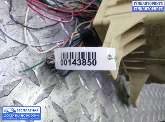 Блок предохранителей на Toyota Sienna II