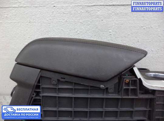 Подлокотник на Ford Explorer V (U502)