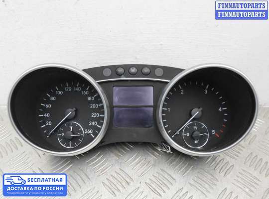 Щиток приборов на Mercedes-Benz ML (W164)