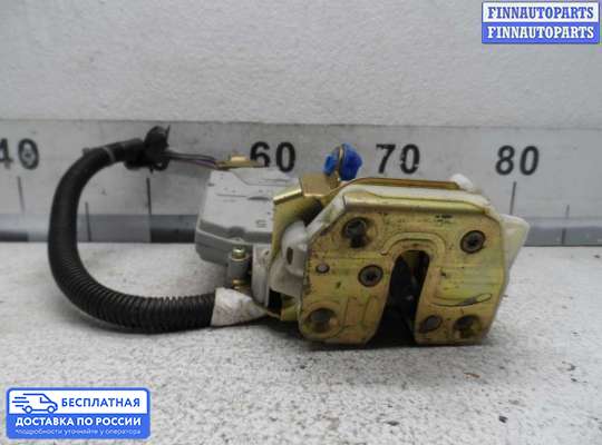 Замок боковой двери на Nissan Primera (P11)