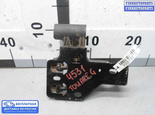 Замок капота на Volkswagen Touareg I (7L)