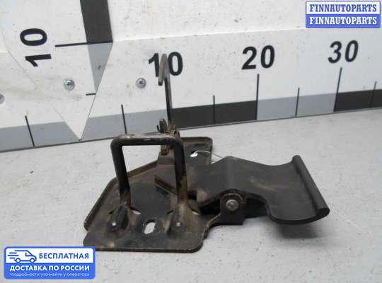 Замок капота на Volkswagen Touareg I (7L)