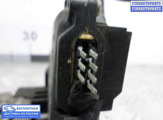 Замок боковой двери на Audi A6 (C5)