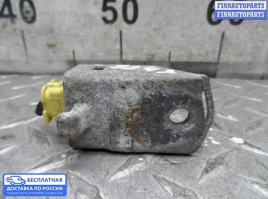 Датчик удара (Airbag) на Toyota Camry XV30
