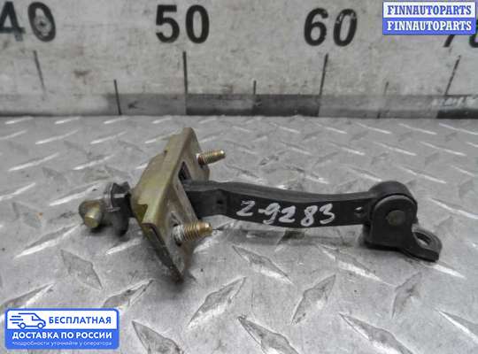 Ограничитель двери на Toyota Camry XV30