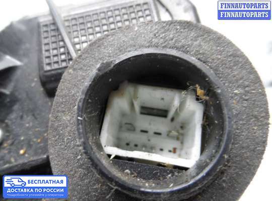 Замок боковой двери на Toyota RAV4 III (XA30)